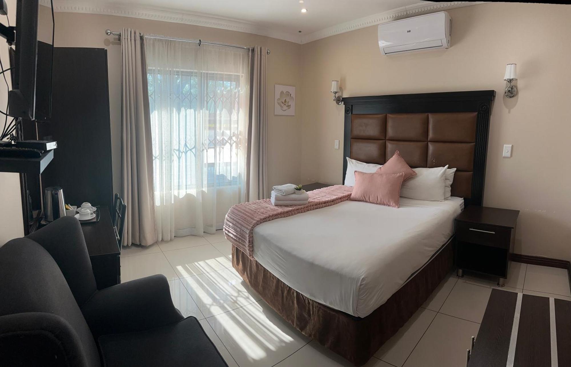 Aqua Stone Guest House Mbombela Exterior foto